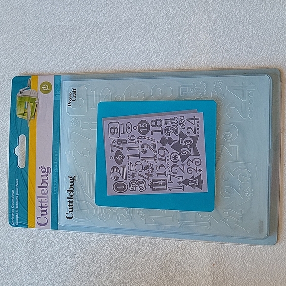 Cuttlebug 1 Embossing Border    5" x 7"  Brand New - Picture 1 of 2